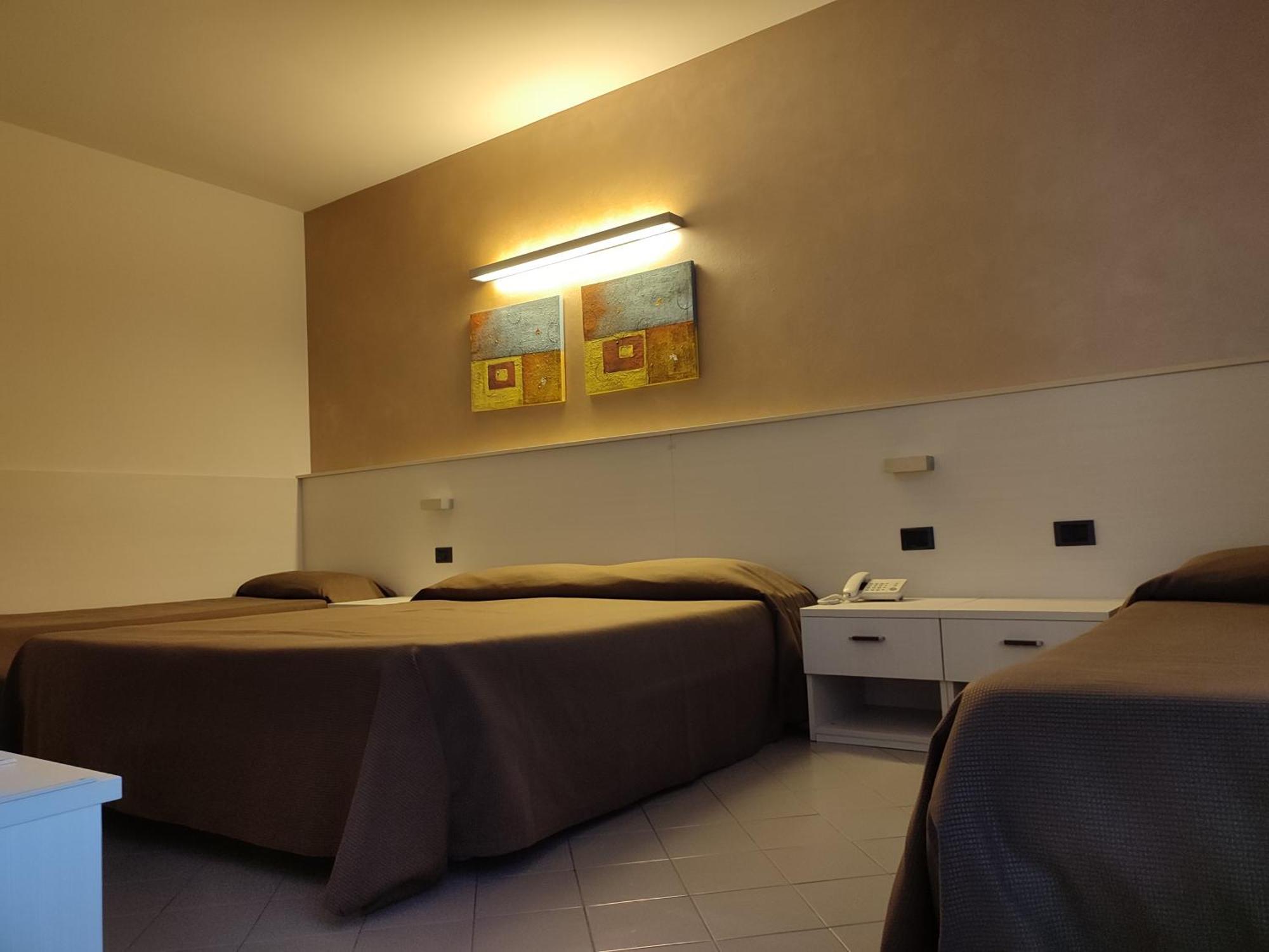 Albergo Al Cacciatore Дезенцано-дель-Гарда Екстер'єр фото