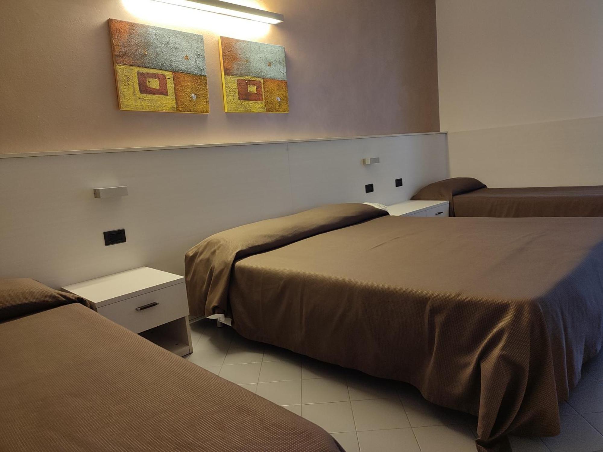 Albergo Al Cacciatore Дезенцано-дель-Гарда Екстер'єр фото