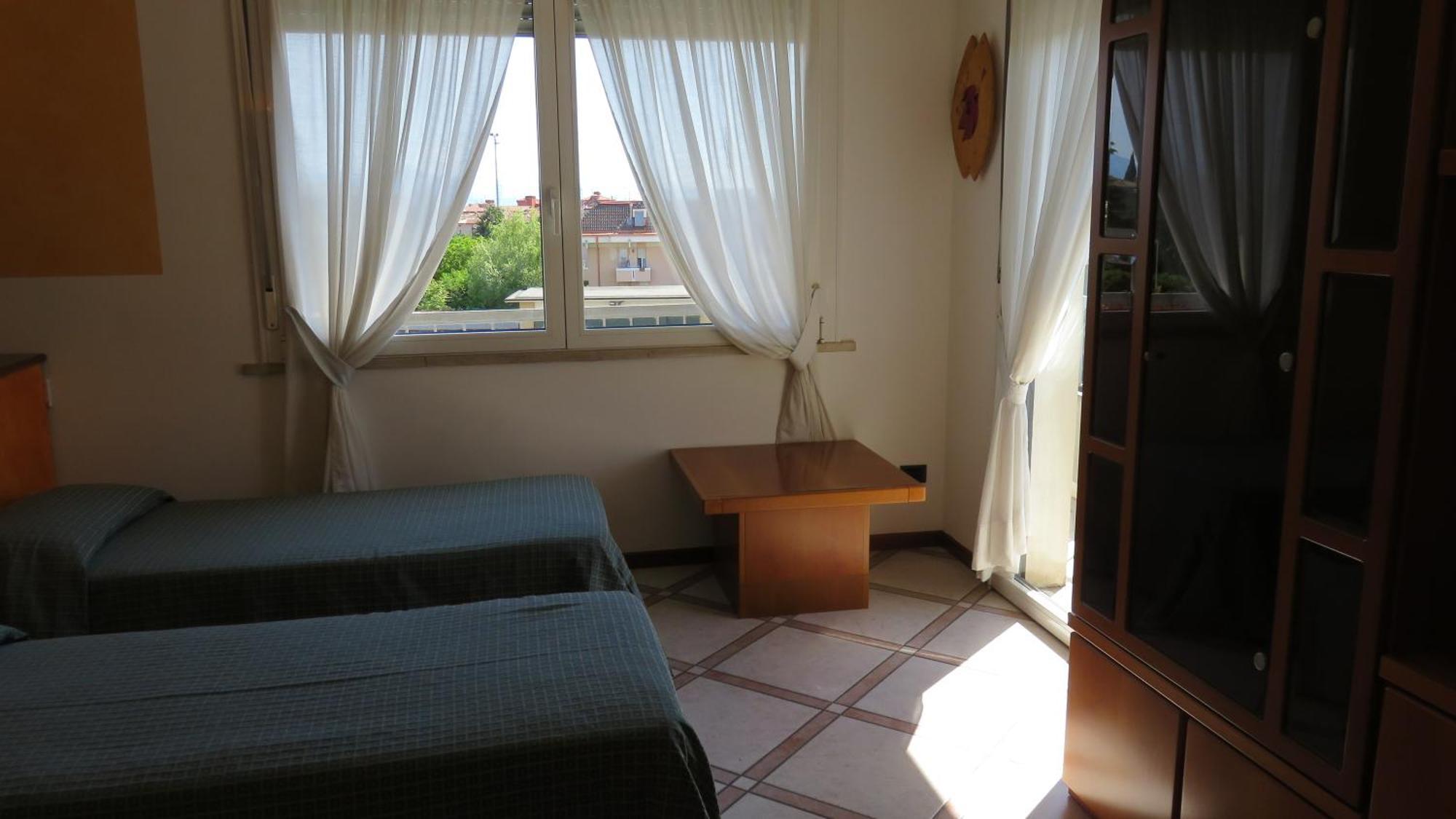 Albergo Al Cacciatore Дезенцано-дель-Гарда Екстер'єр фото