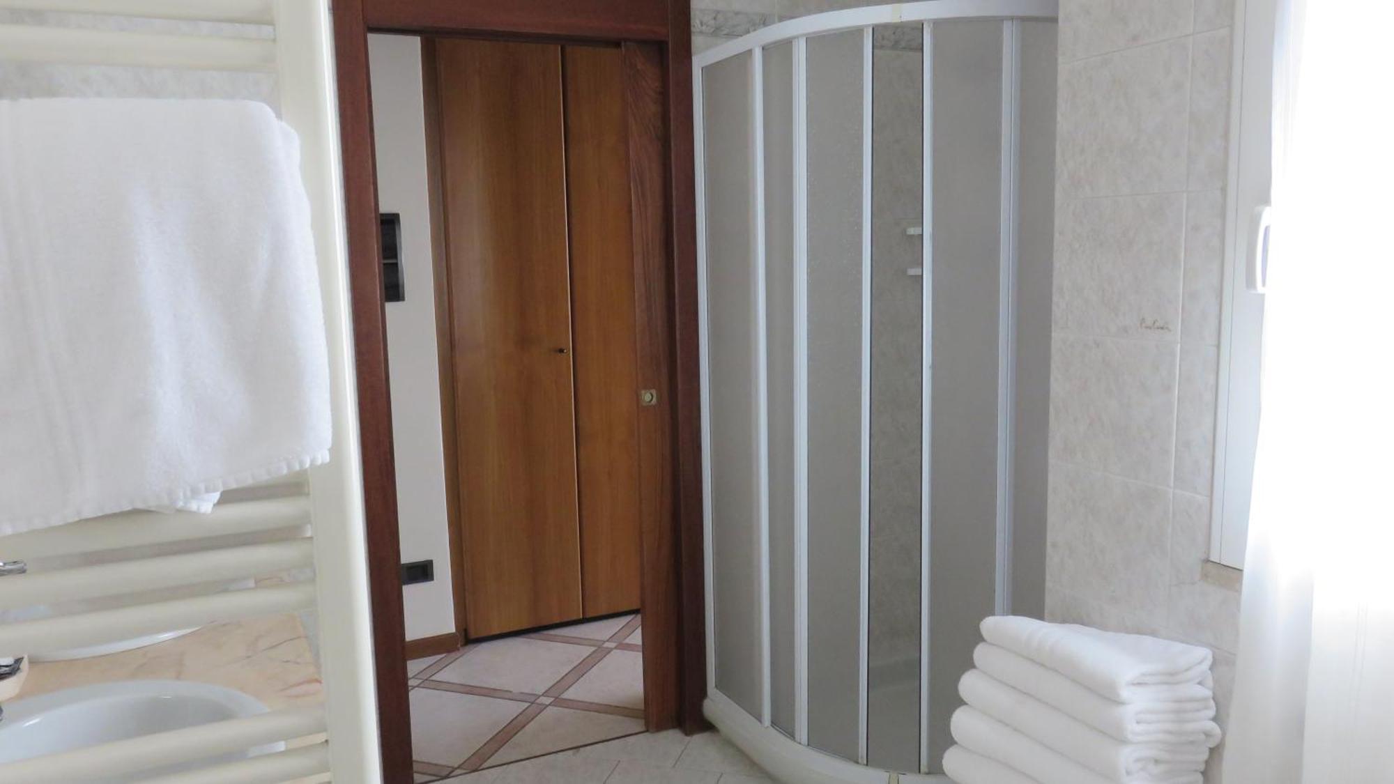 Albergo Al Cacciatore Дезенцано-дель-Гарда Екстер'єр фото