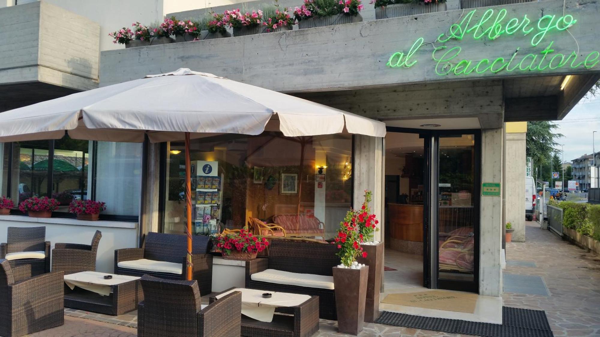Albergo Al Cacciatore Дезенцано-дель-Гарда Екстер'єр фото