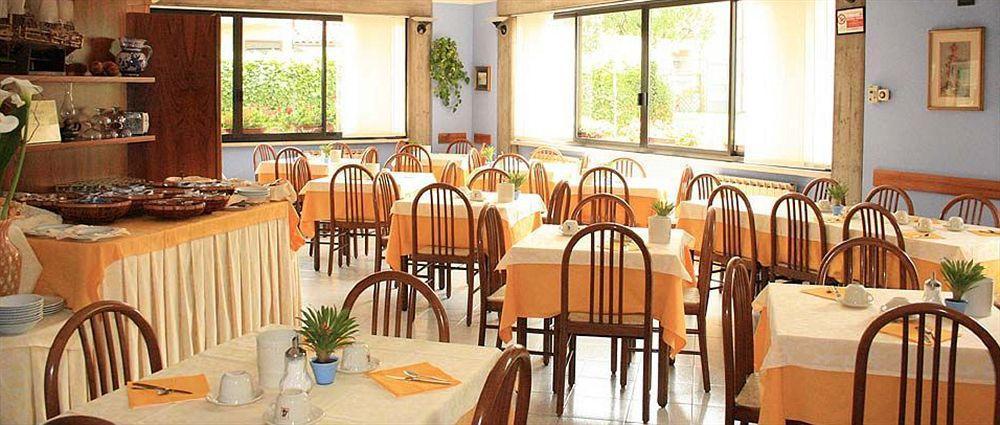 Albergo Al Cacciatore Дезенцано-дель-Гарда Екстер'єр фото